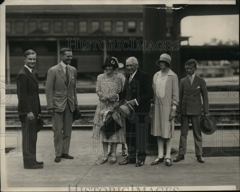Load image into Gallery viewer, 1926 Press Photo Wm Asroe, Viscount Astor, Lady Astor, Secy Kellogg, P Astor
