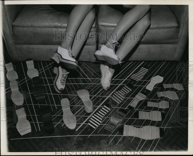 Load image into Gallery viewer, 1942 Press Photo Wooden Sole Shoes on Exhibit at Shoemaker Meeting Chicago
