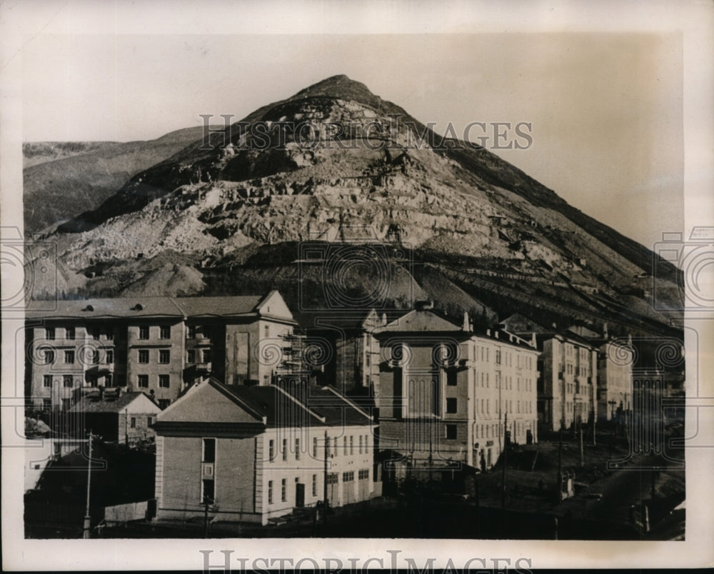 1939 Press Photo Mount Kukis Vumchor in City of Kirovsk Population 32,000
