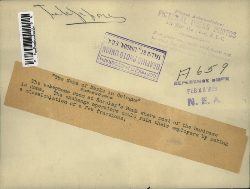 Load image into Gallery viewer, 1923 Press Photo Telephone room at Barclay's bank in Cologne
