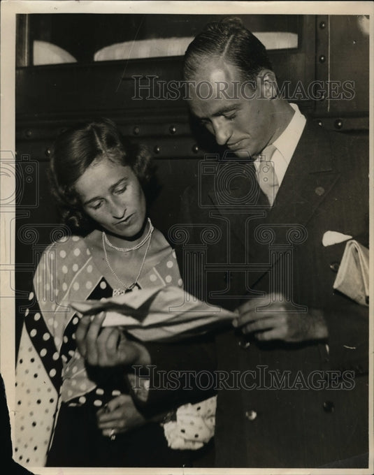1932 Press Photo Mr & Mrs James Roosevelt son of the President