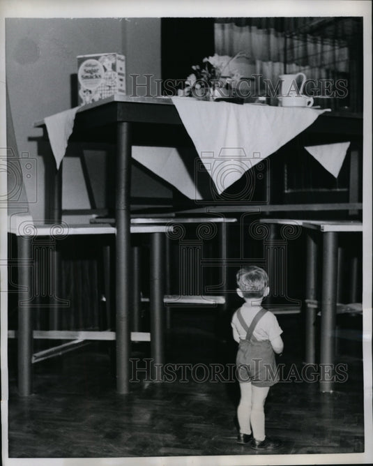 1959 Press Photo Notingham England exhibit by architect Paul Ritter