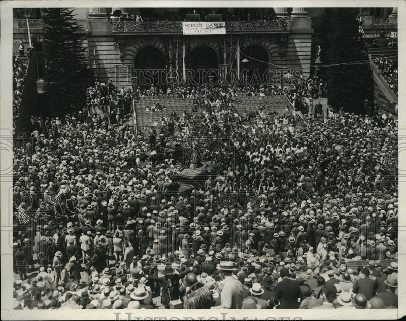 Load image into Gallery viewer, 1932 Press Photo City Hall in San Francisco crowd of Shriners convention
