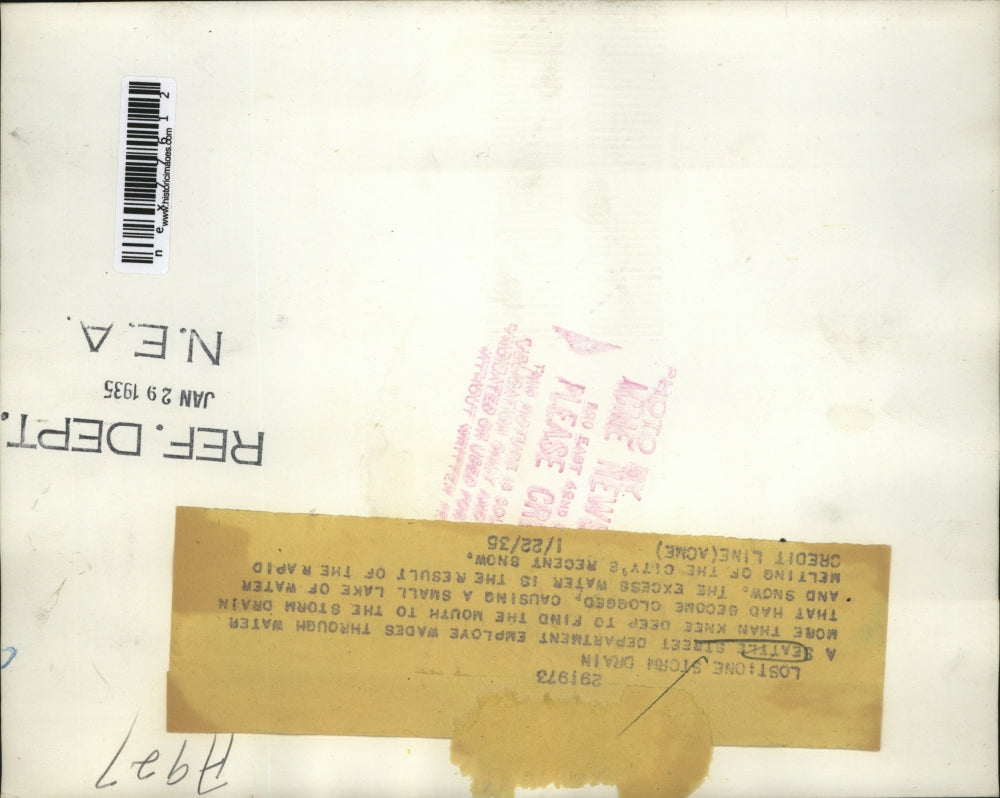 1935 Press Photo Seattle Street Department Employee Wades Through Slush