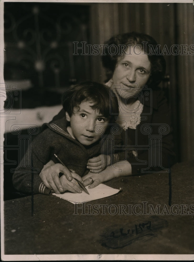 1922 Press Photo Mrs Dora Margowsky mom of 16 kids & youngest child Morris