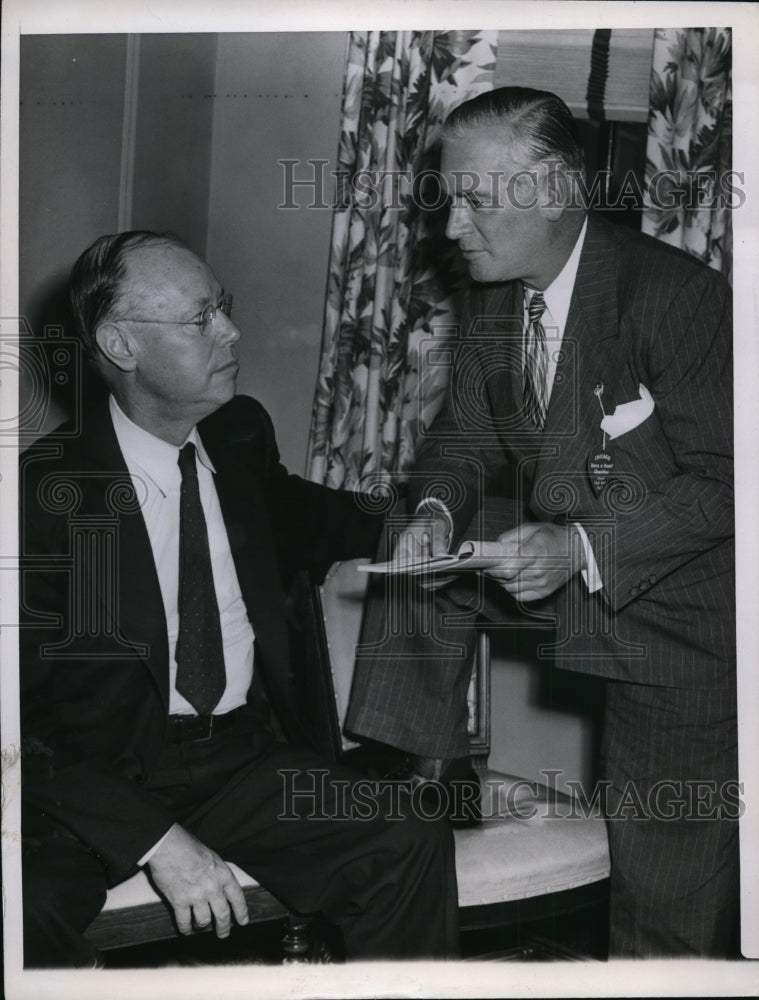 Load image into Gallery viewer, 1947 Press Photo Senator Robert Taft of Ohio &amp; Governor Dwight Green of Illinois
