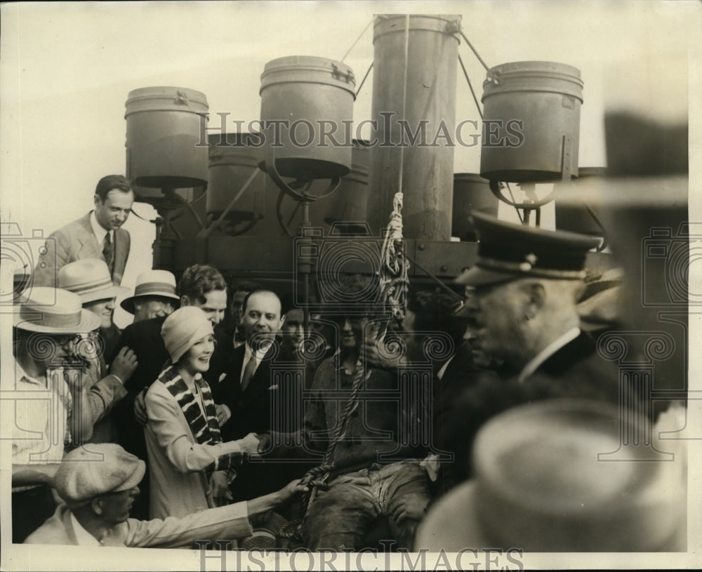 1927 Press Photo Joe Powers flagpole sitter on Hotel Morrison in Chicago- Historic Images