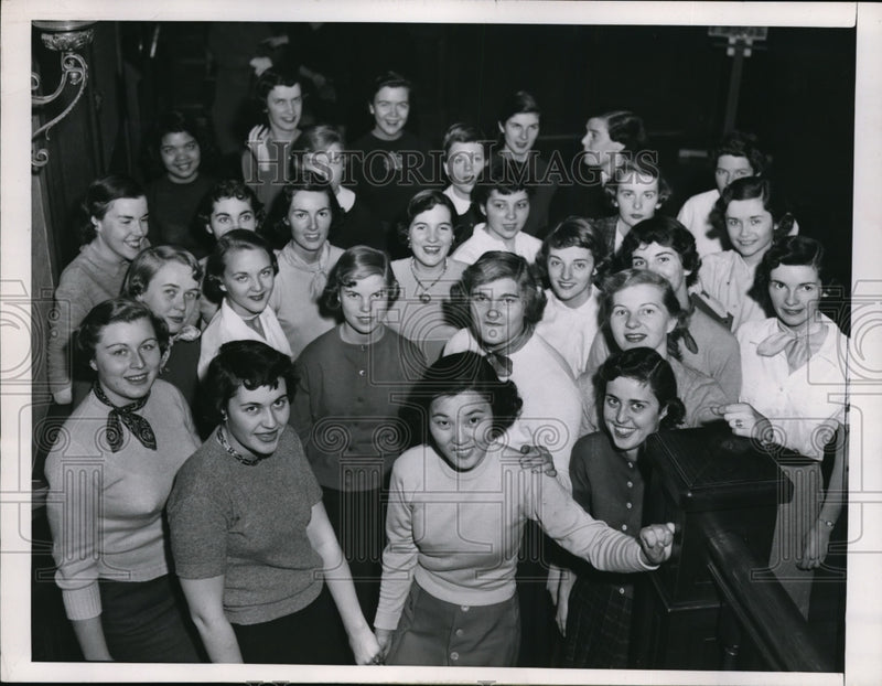 Load image into Gallery viewer, 1952 Press Photo Miss Soon Duk Lee &amp; Other Korean Girls Attending US Schools
