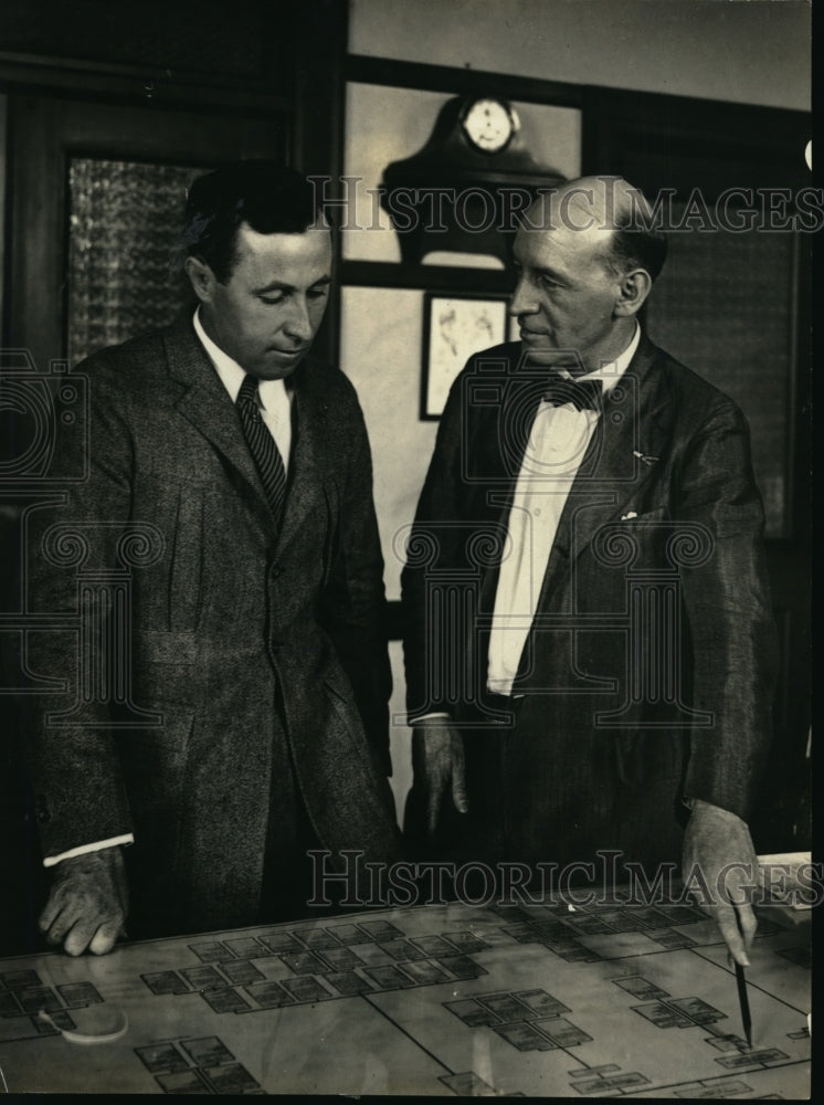 1923 Press Photo Jes A Mcyearland DAV commander & Director Hines of VA