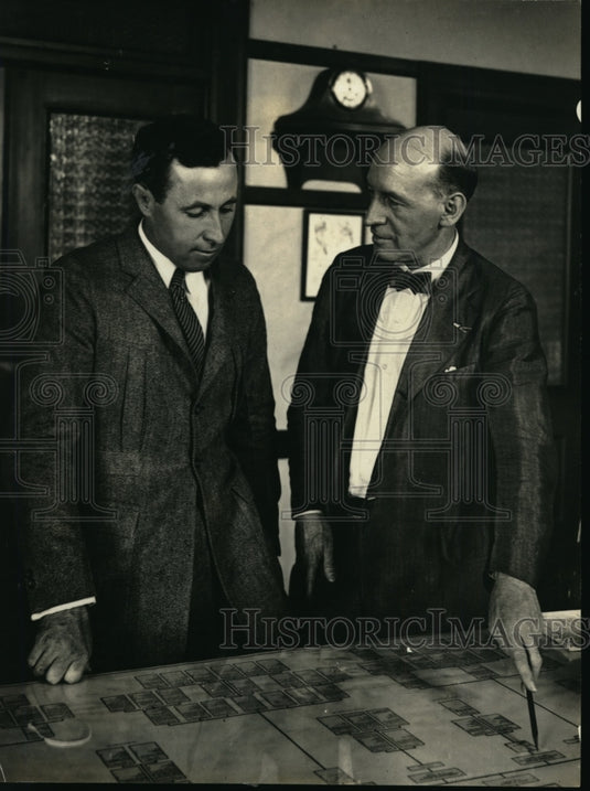 1923 Press Photo Jes A Mcyearland DAV commander & Director Hines of VA