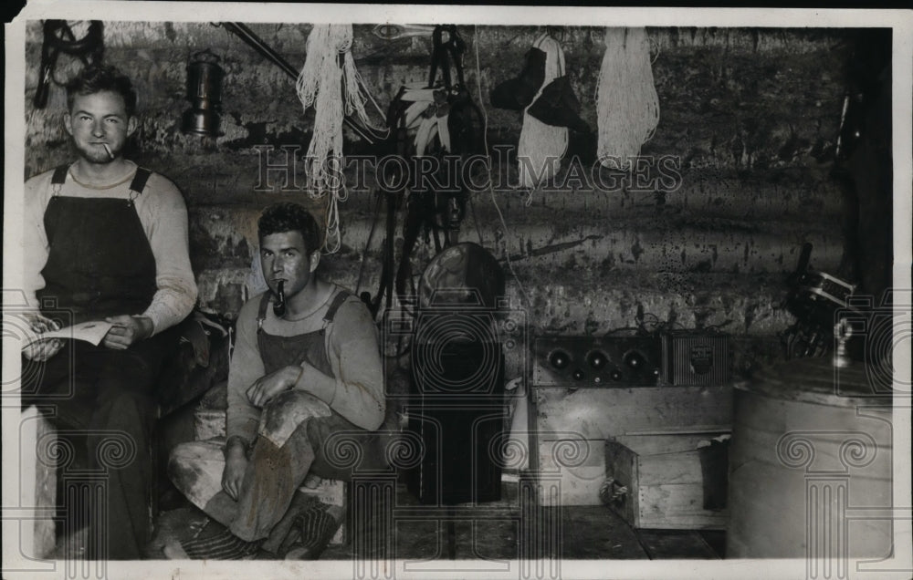 1938 Press Photo White Fish Alberta Canada trappers in their hunting cabin