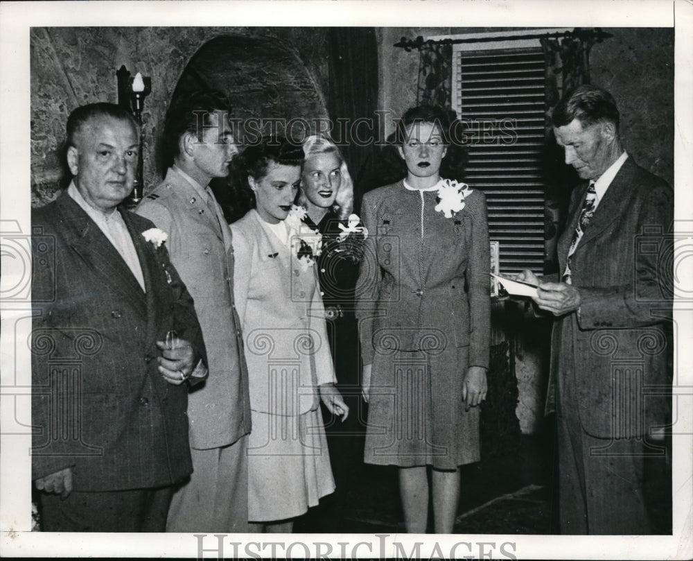 1946 Press Photo Jean Pauline Carbone marries Capt DA Bebghen in Reno NV