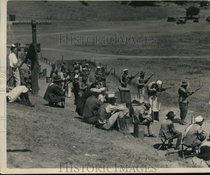 Load image into Gallery viewer, 1929 Press Photo Civilians shoot it out with Navy marksmen on state rifle range
