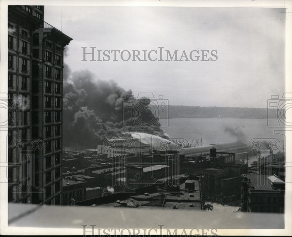 1944 Press Photo Three alarm fire at Luckenback Steamship Company dock