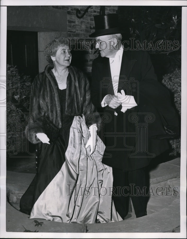 1953 Press Photo Wash DC Sec of State John Foster Dulles & wife for a dinner