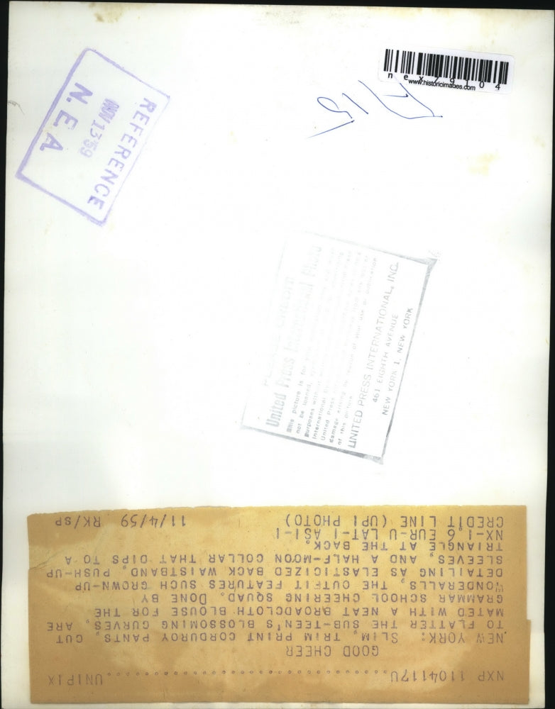 1959 Press Photo NYC Sub teen fashions by Wondertails designs - nex79104