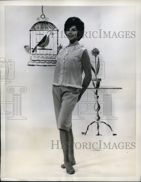 1962 Press Photo NYC Pajama set with embroidery by Barad