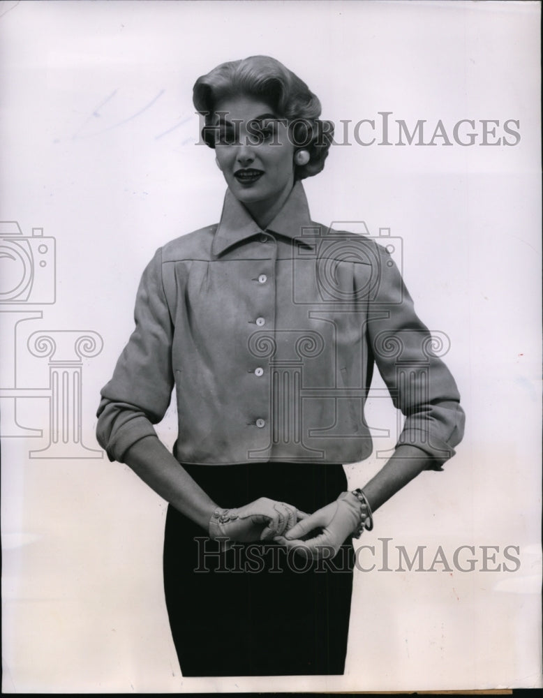 1955 Press Photo NYC Capri suede jacket by Lafeur of LEathermode