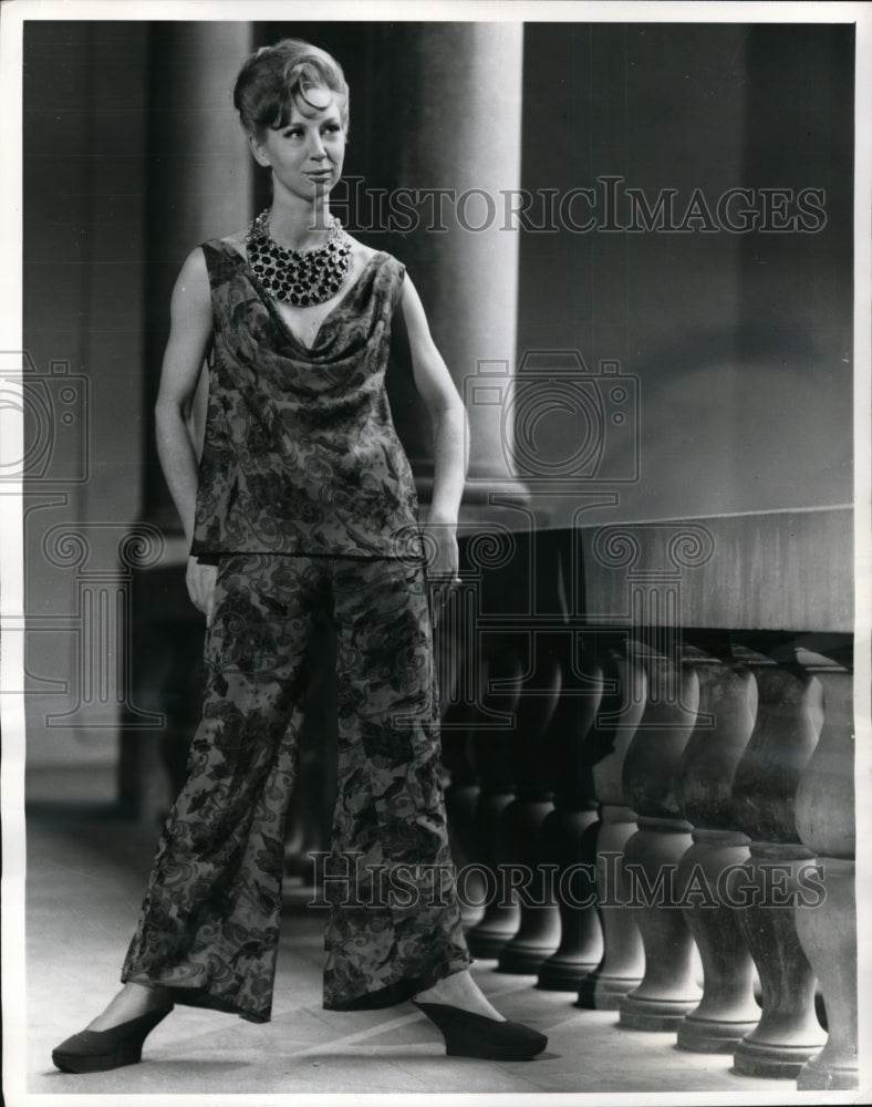 1962 Press Photo Falconetto design lounge pajamas