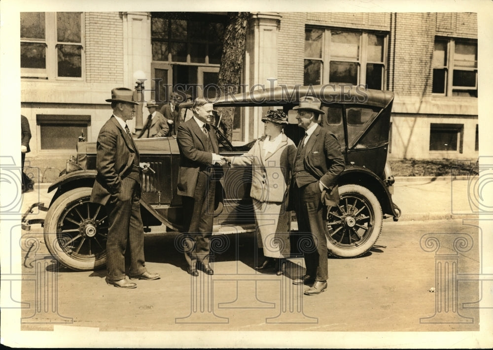 Press Photo Senator Wesley L Jones Secretary of Commerce Hoover in Washington