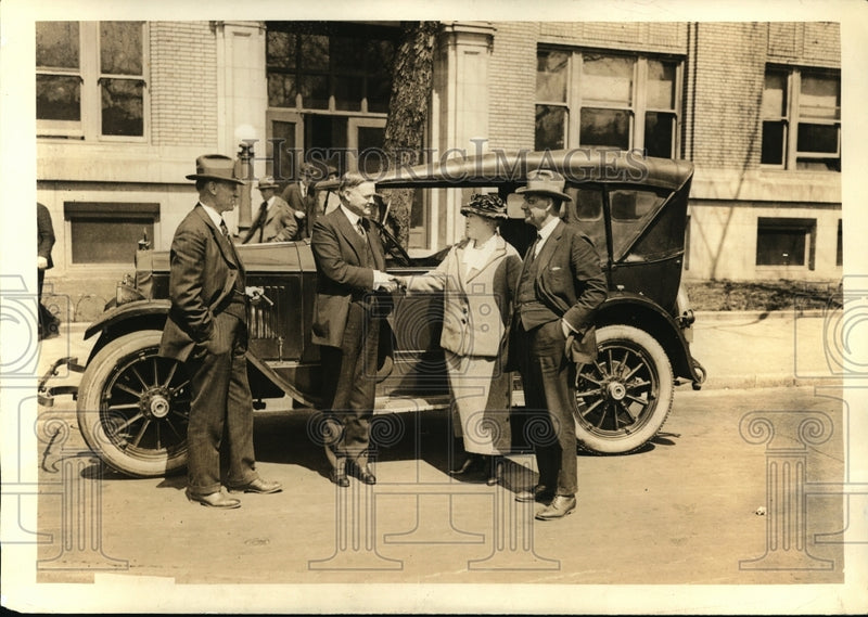 Load image into Gallery viewer, Press Photo Senator Wesley L Jones Secretary of Commerce Hoover in Washington
