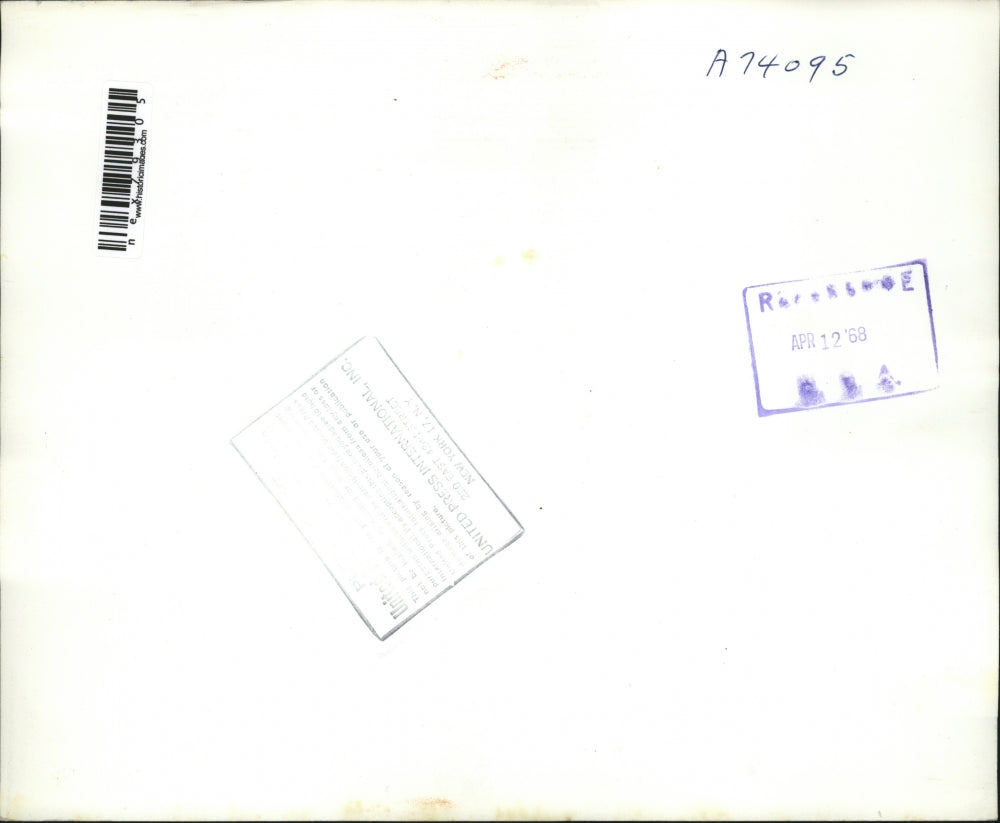 1968 Press Photo Vice President Hubert Humphrey Signs Nuclear Weapons Ban