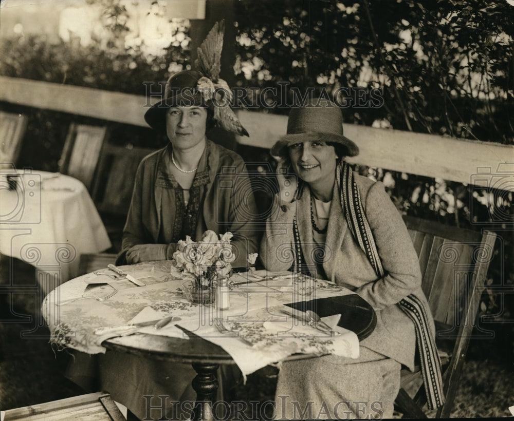 1924 Press Photo Mrs Robert Bacon & Mrs John Phillip Hill at Capitol horse show