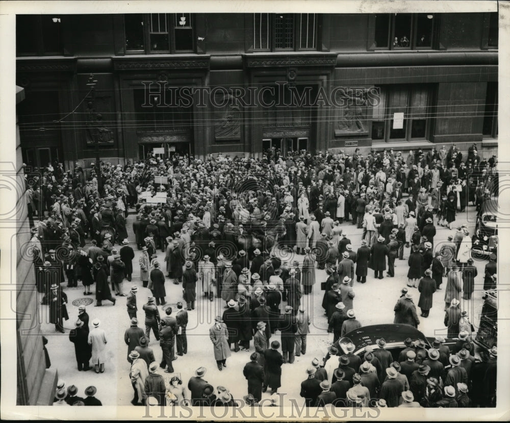 1941 Press Photo CIO Strikers Marched on Chicago's City Hall Protesting Police