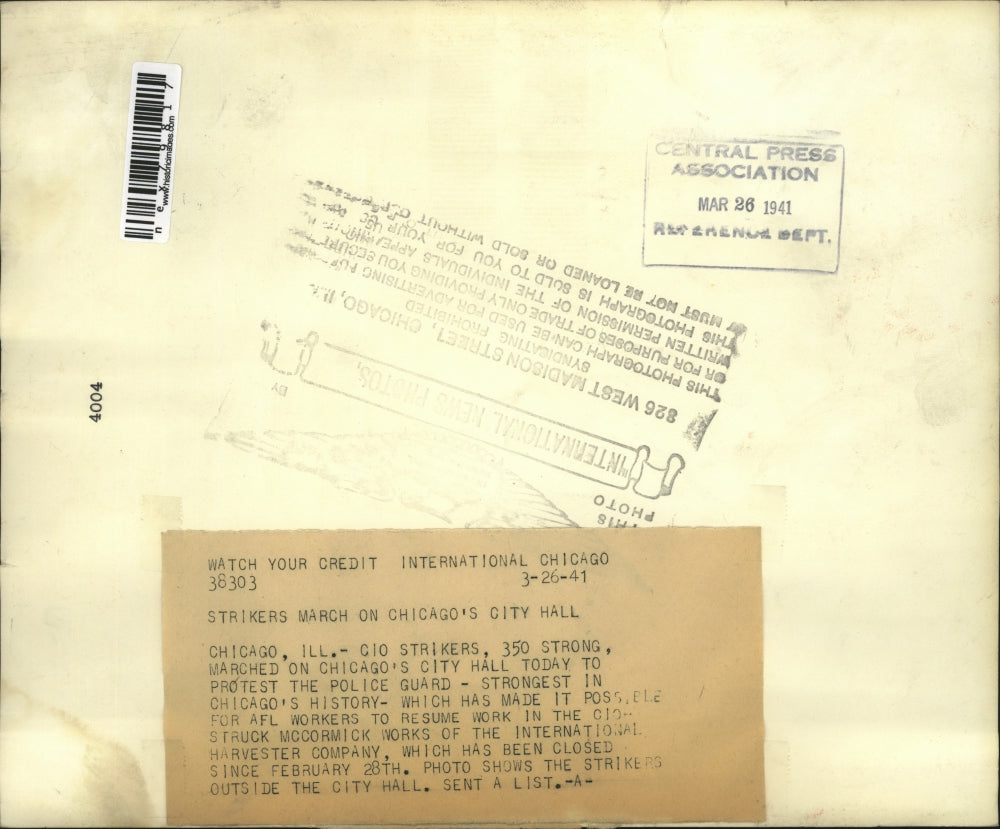 1941 Press Photo CIO Strikers Marched on Chicago's City Hall Protesting Police