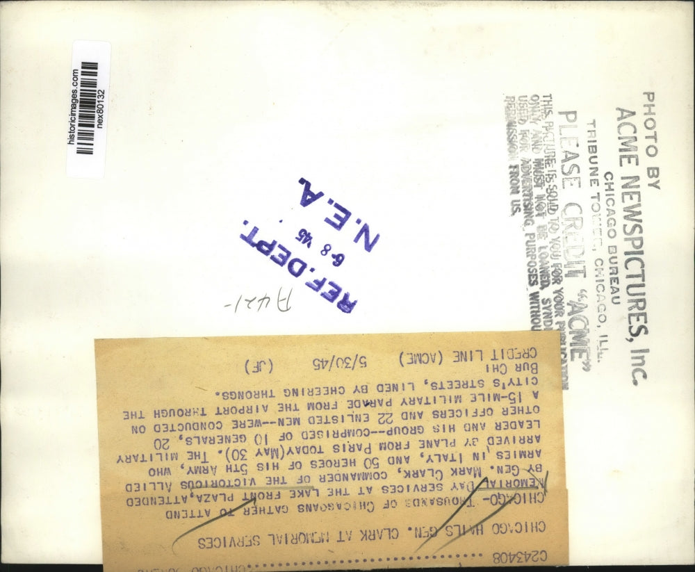 1945 Press Photo Chicago Memorial Day at Lake Front Plaza Gen M Clark