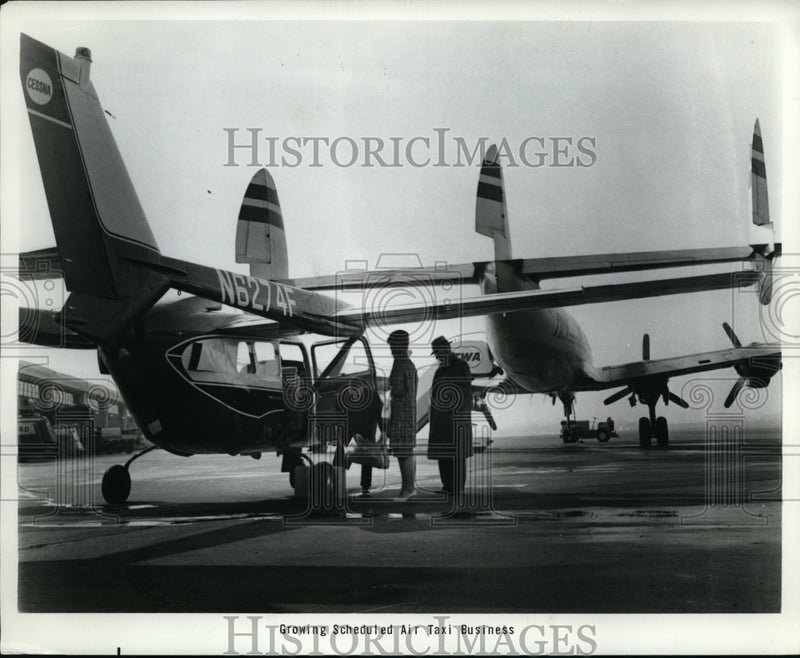 Load image into Gallery viewer, 1956 Press Photo Cessna and Skymaster Aircraft
