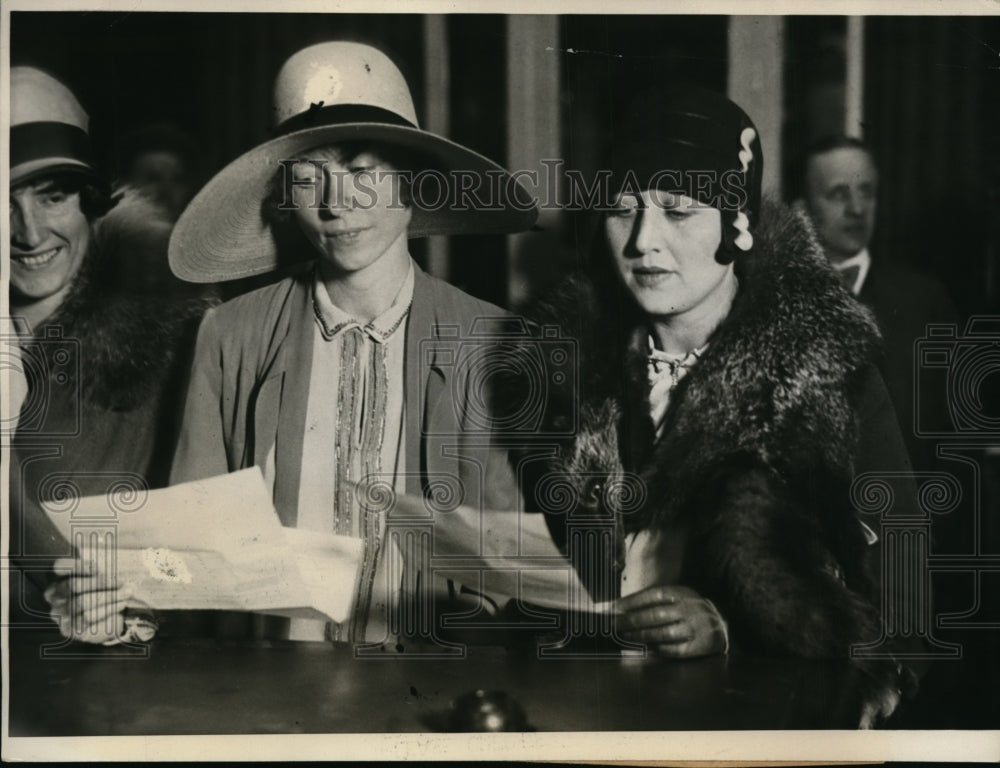 1927 Press Photo Mrs Lockwood wife of Senator & Mrs Clarence Chamberlin