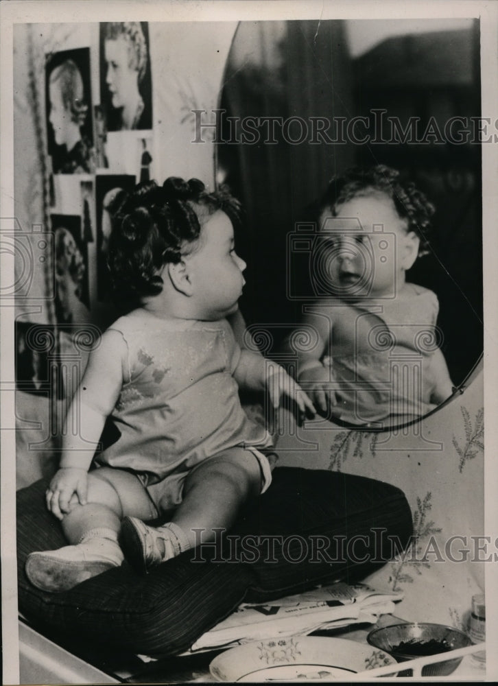 Load image into Gallery viewer, 1937 Press Photo Barbara Ann Bullard 6 Months Old With New Hairdo
