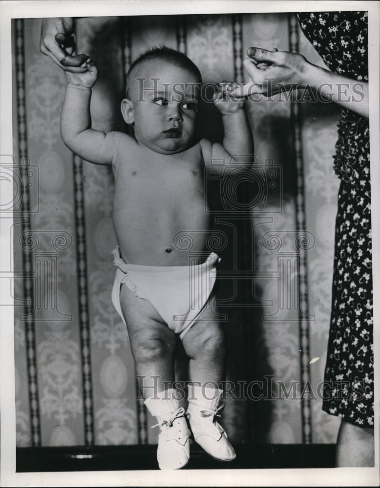 Load image into Gallery viewer, 1947 Press Photo Son of Mr &amp; Mrs Elmer Moberly Standing Alone Since 6 Weeks Old
