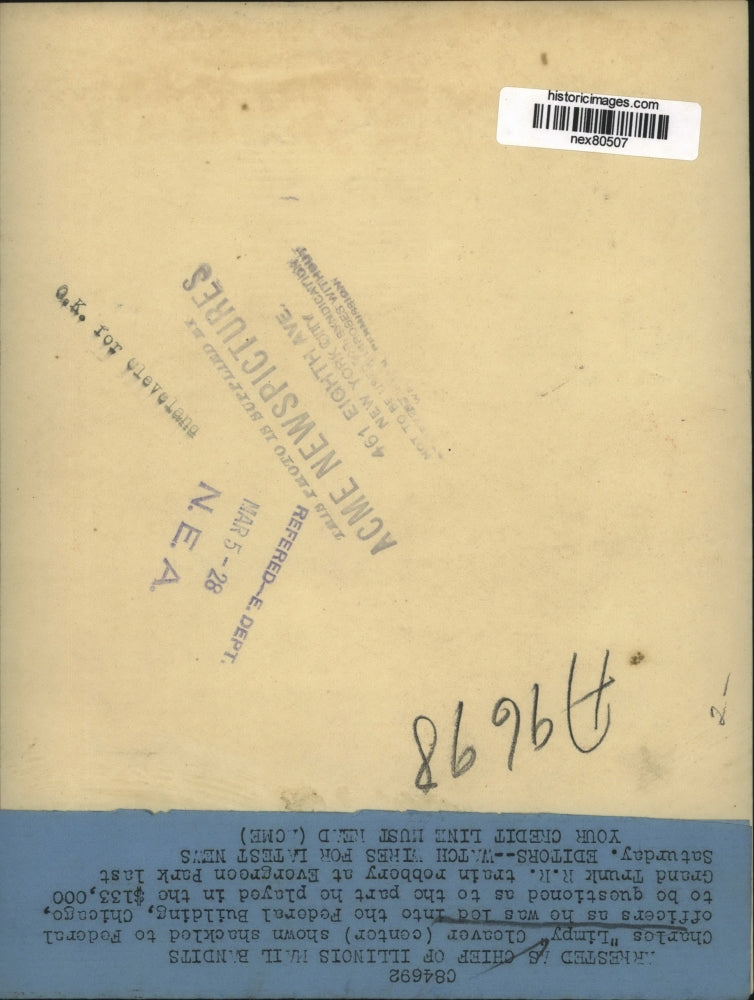 1928 Press Photo Charles Limpy Cleaver & officers at court for train robbery