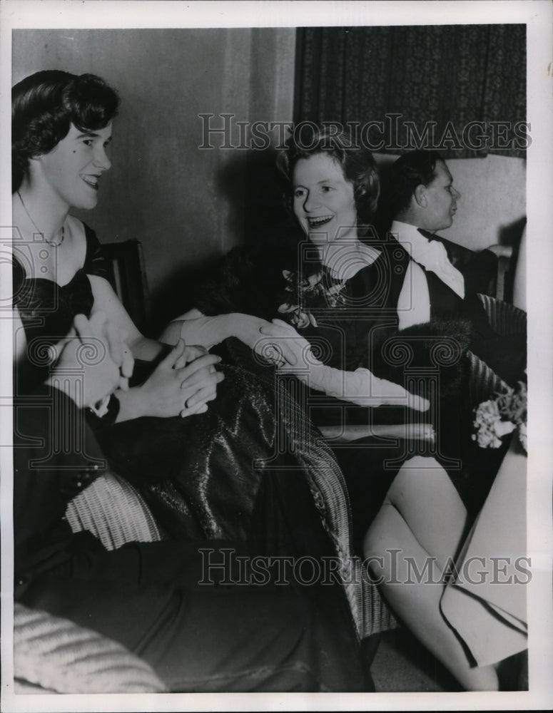 1956 Press Photo Britains Lady Eden has good time at dance in Llandudno