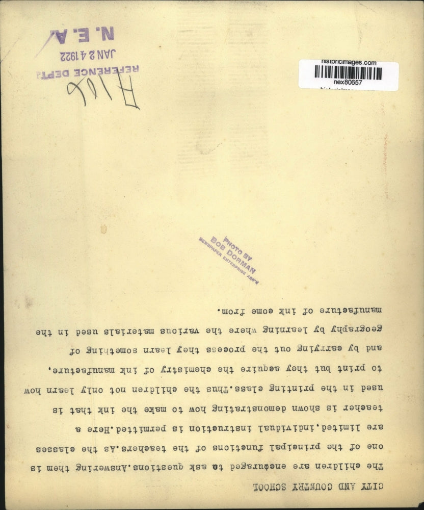 1922 Press Photo School Where Student Is Learning How to Ink in Printers Class