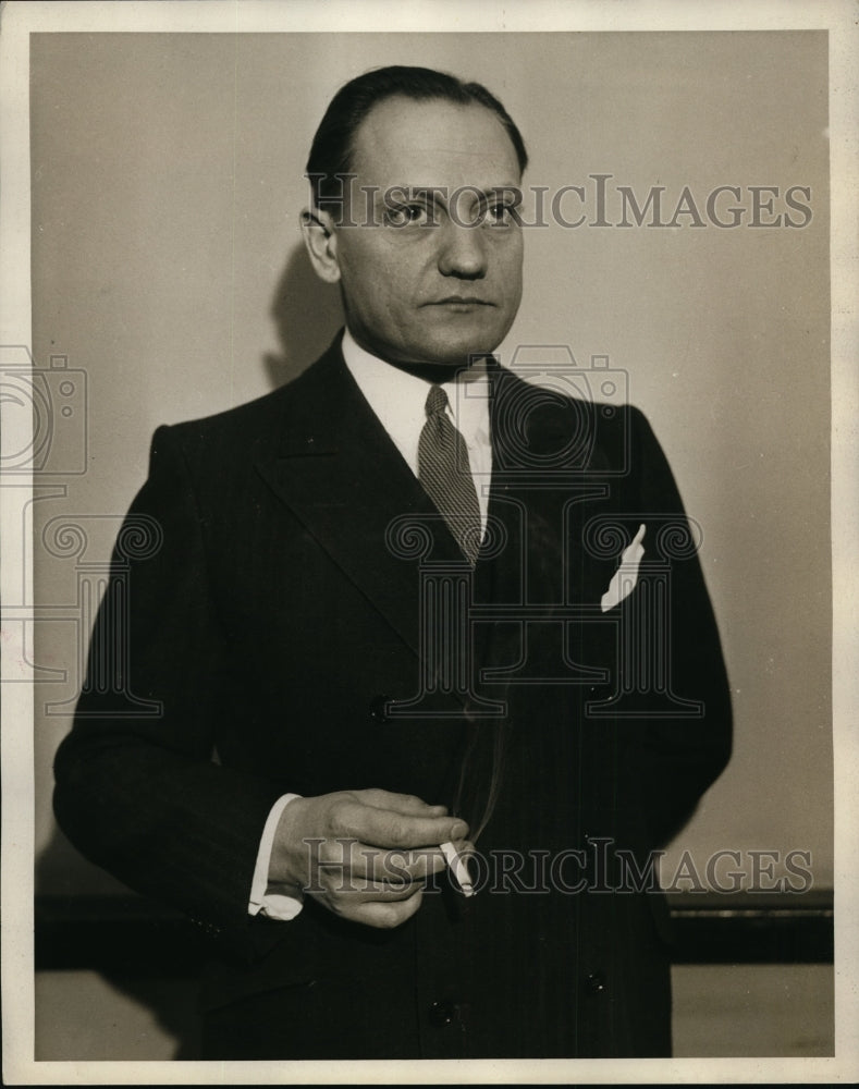 1932 Press Photo John B Pizzuto Designer Sherman Charles Company