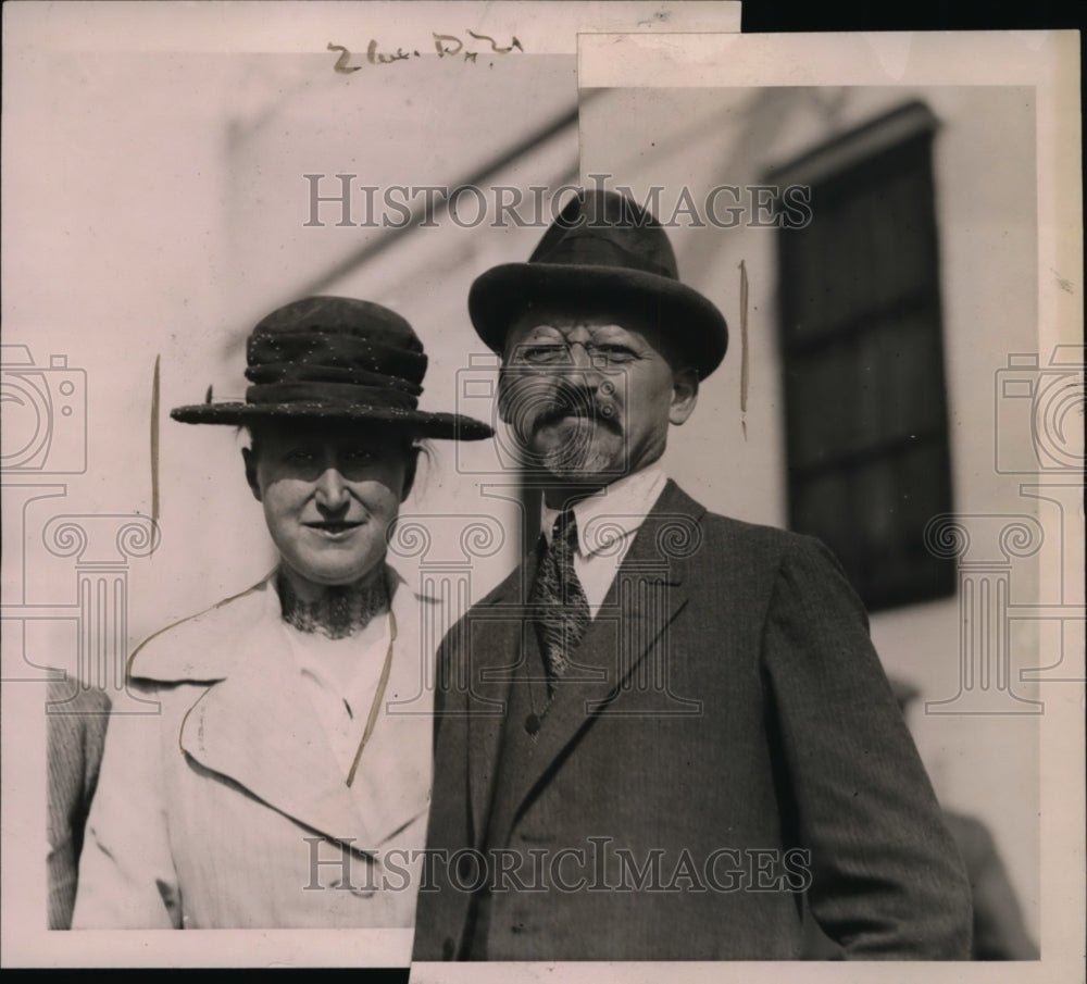 1922 Press Photo Otto Wiedfeld & Mrs Wiedfeld Arriving in America