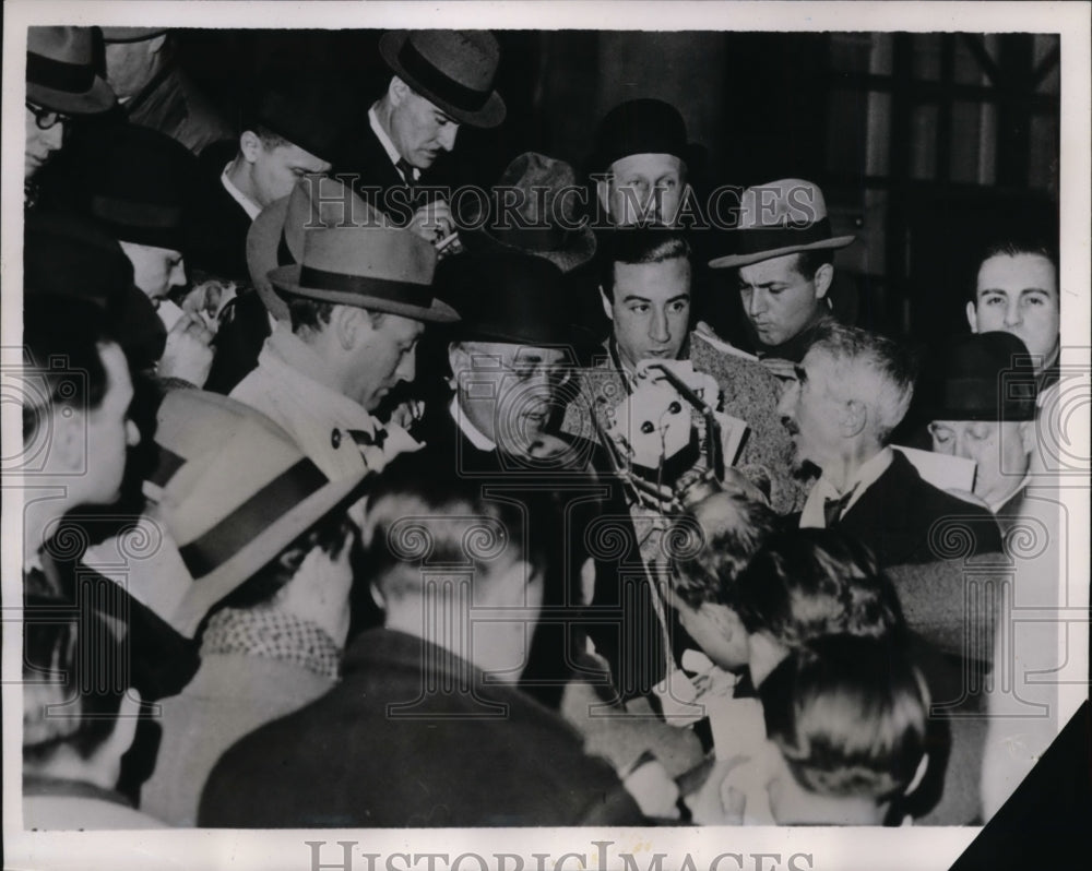 1936 Press Photo Albert Sarraut Former Senator Speaking to Reporters