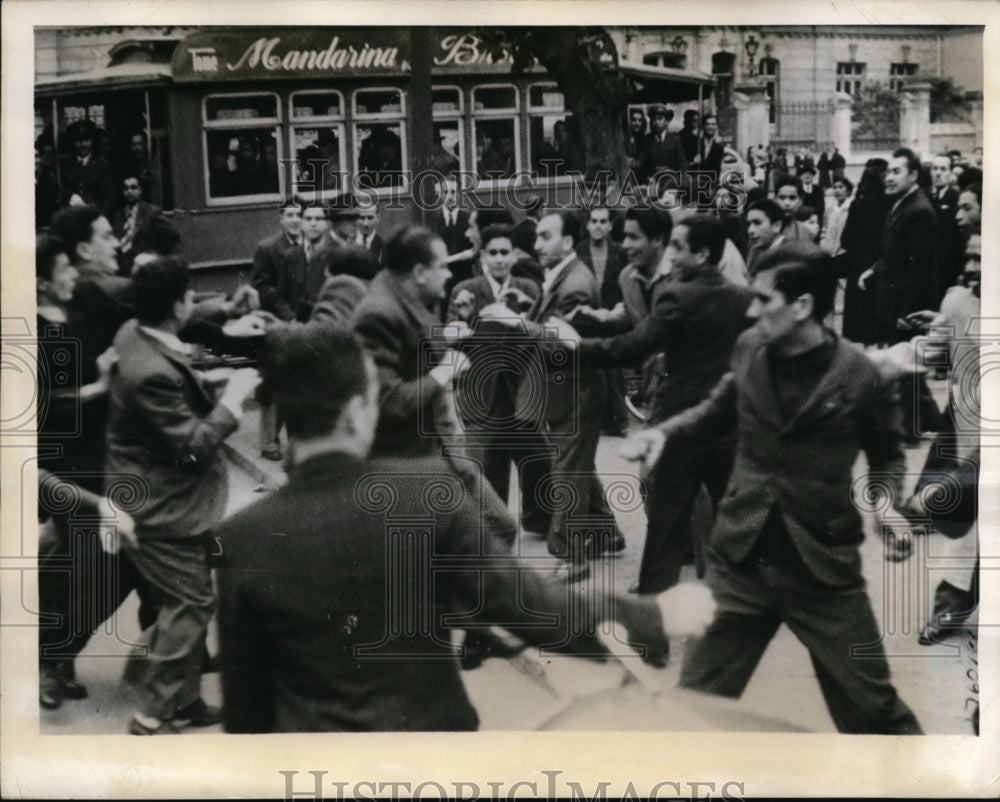 1945 Press Photo Rioting in Santiago Chile in Italian Community - nex80879