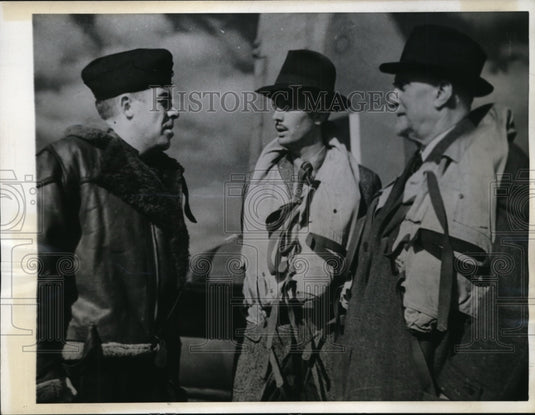 1943 Press Photo Former Italian Foreign Minister Count Sforza & Son With Pilot