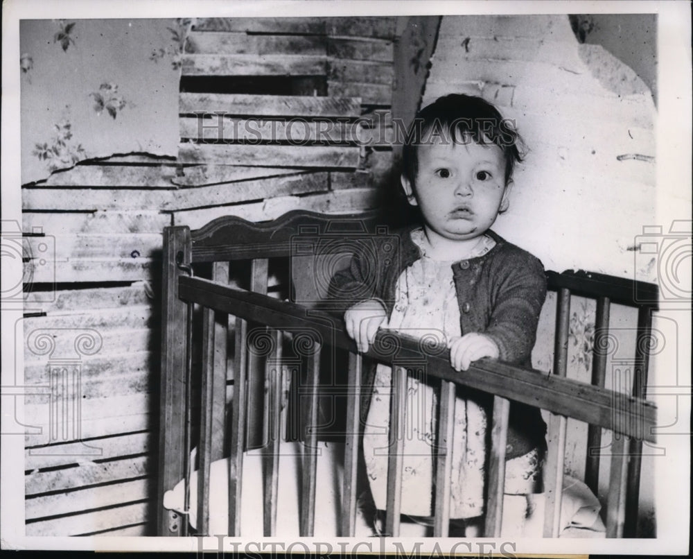 1950 Press Photo Soparta Wisc Zada Jean Cole age 1 after home hit by a car