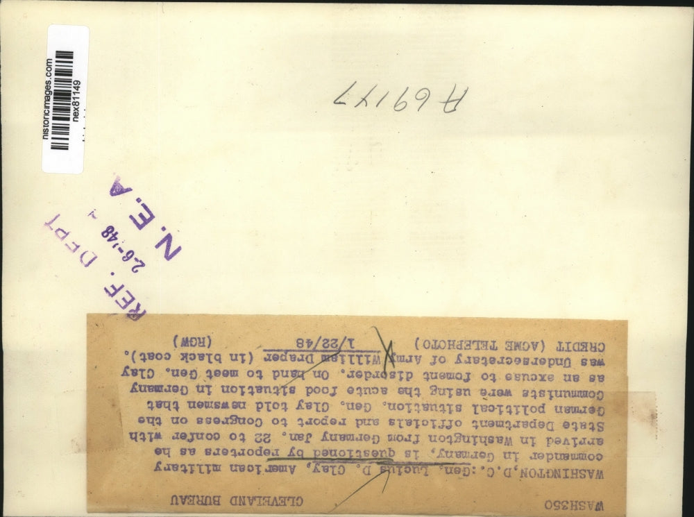 1948 Press Photo Wash DC Gen Lucius D Clay & reporters - nex81149