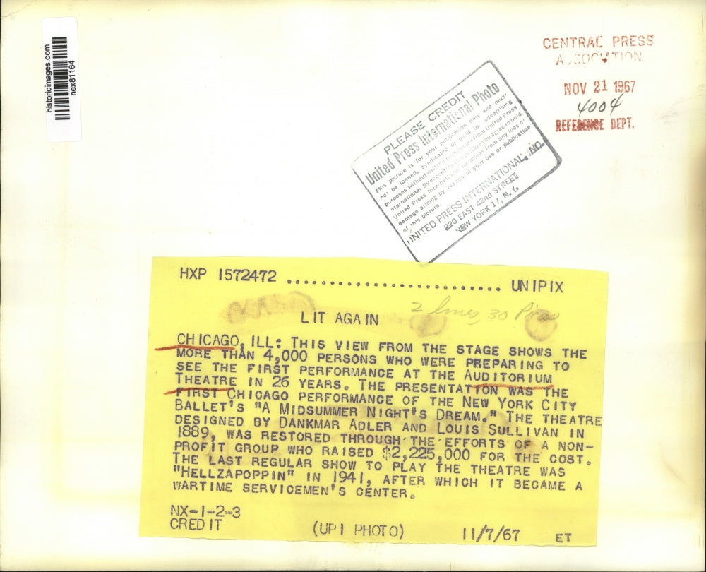 1967 Press Photo Chicago Auditoriym Theater stage view of the audience at Opera