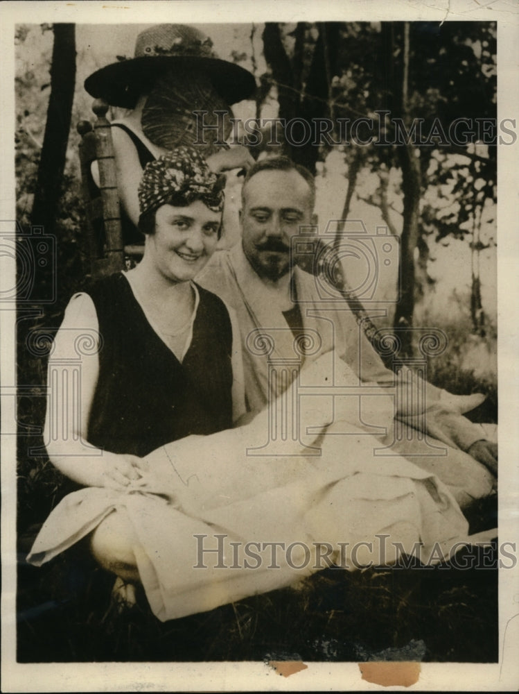 1925 Press Photo Beatrice De Dominicis coloratura soprano & husbans in Cleveland