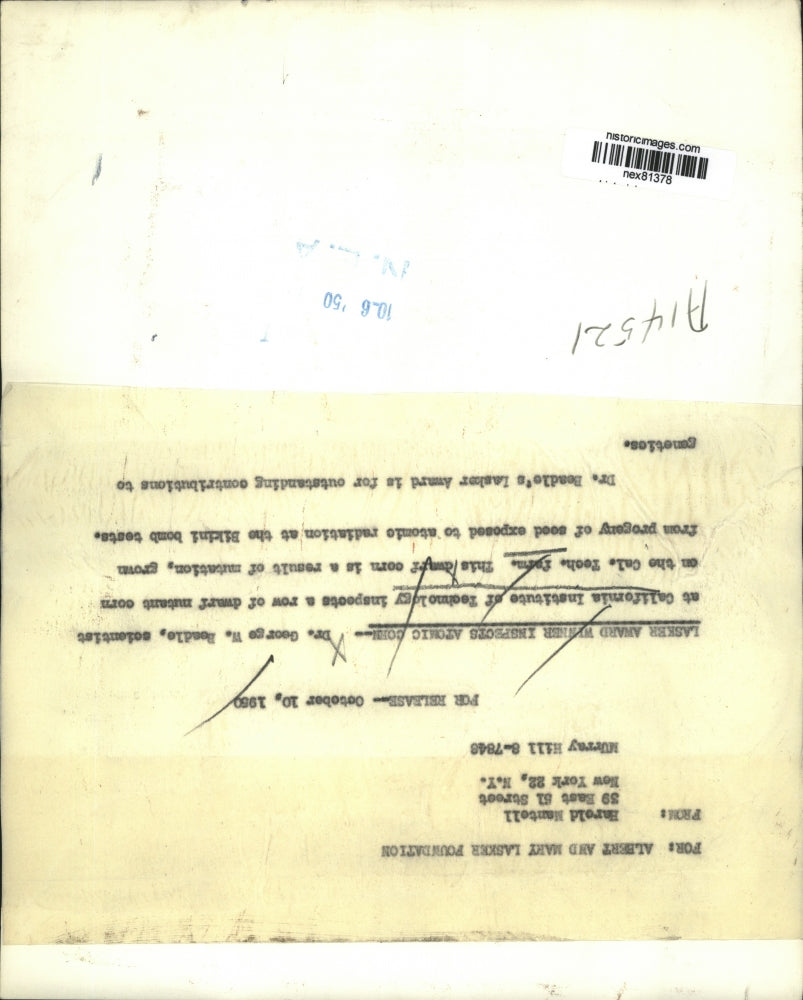 1950 Press Photo California Institute of Technology Inspecting Row of Corn