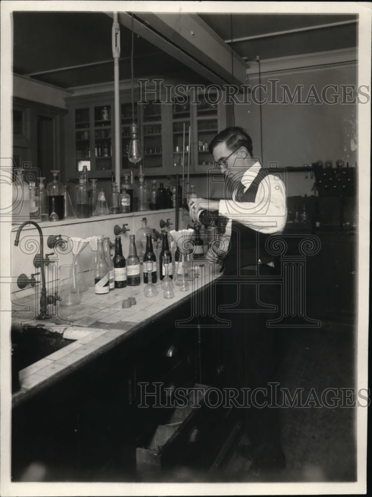 1929 Press Photo JF Stanback Testing Beer Samples Internal Revenue Department