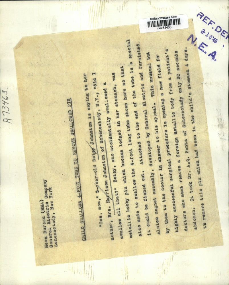 1945 Press Photo Mrs Harrison Johnston & Betty Johnston After Pin Removed