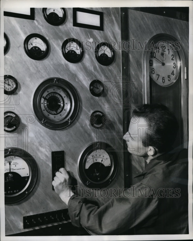 1959 Press Photo Array of clocks & electrical apparatus